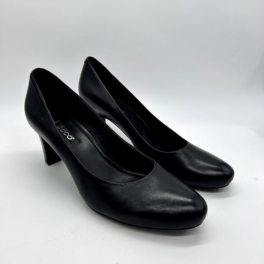 Ecco Black Leather Heels Round Toe Pumps Classic Comfort Slip On sz 40 US 9 9.5